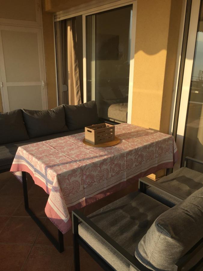 Swimming Apartment Рийека Екстериор снимка