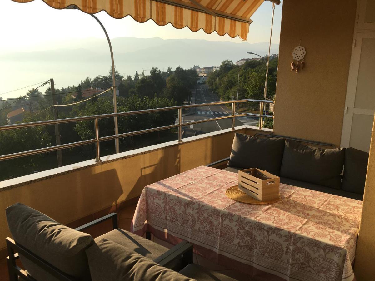 Swimming Apartment Рийека Екстериор снимка